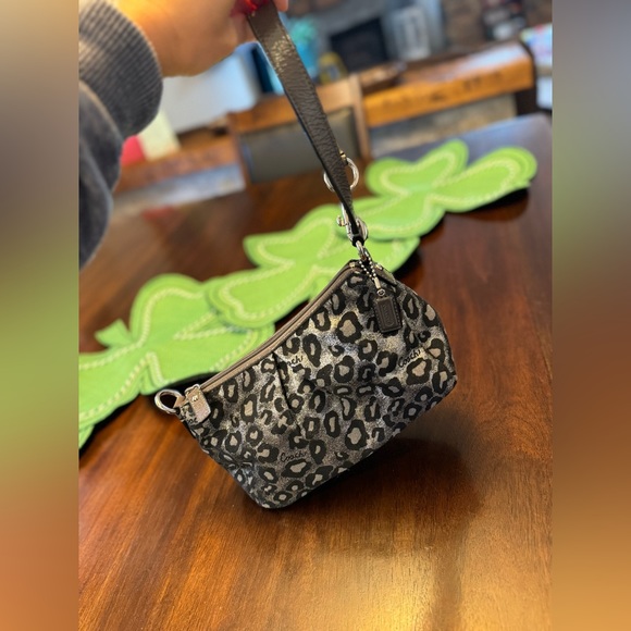 Coach Ocelot Leopard Print satchel/wristlet - Picture 7 of 7